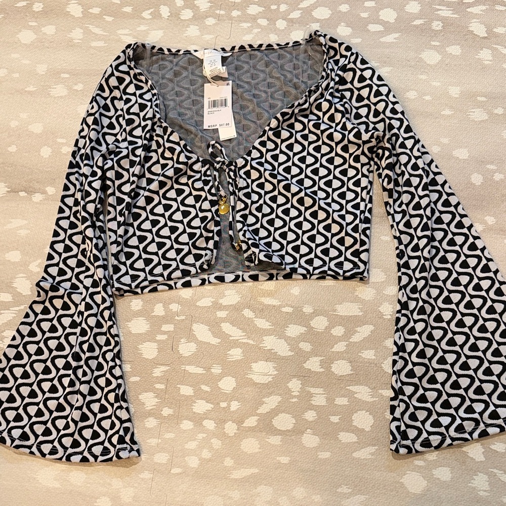 NWT SUNSHINE 79 XS FLARE SLEEVE CROP TOP‎